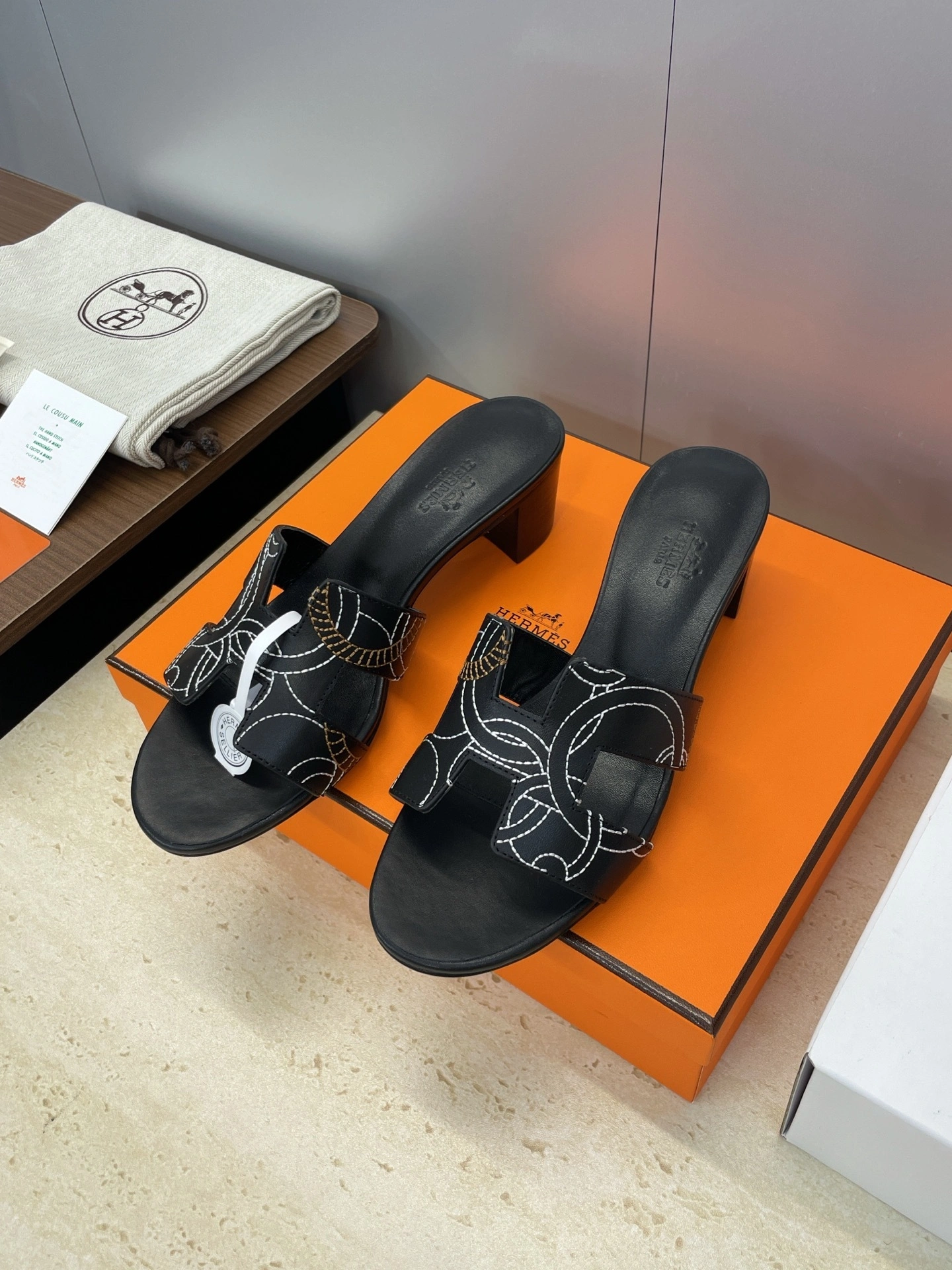 COCO--H5r75s H252184Z 023 Calfskin Heel height:4.5cm item:E-X362K2813